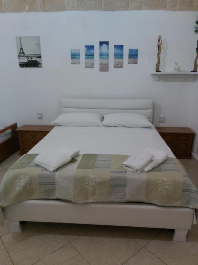 La Stradina Bed & Breakfast Trani Bagian luar foto