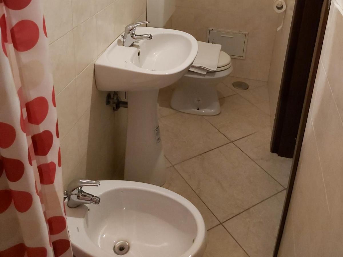 La Stradina Bed & Breakfast Trani Bagian luar foto