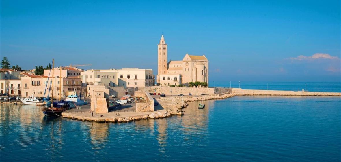 La Stradina Bed & Breakfast Trani Bagian luar foto